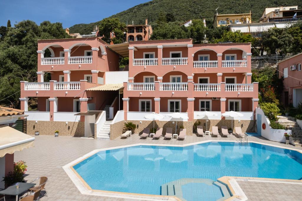 Paradiso Hotel Corfu Sea View Apartments with Pool in Ipsos — Hotel building in Ypsos, Ionian Islands