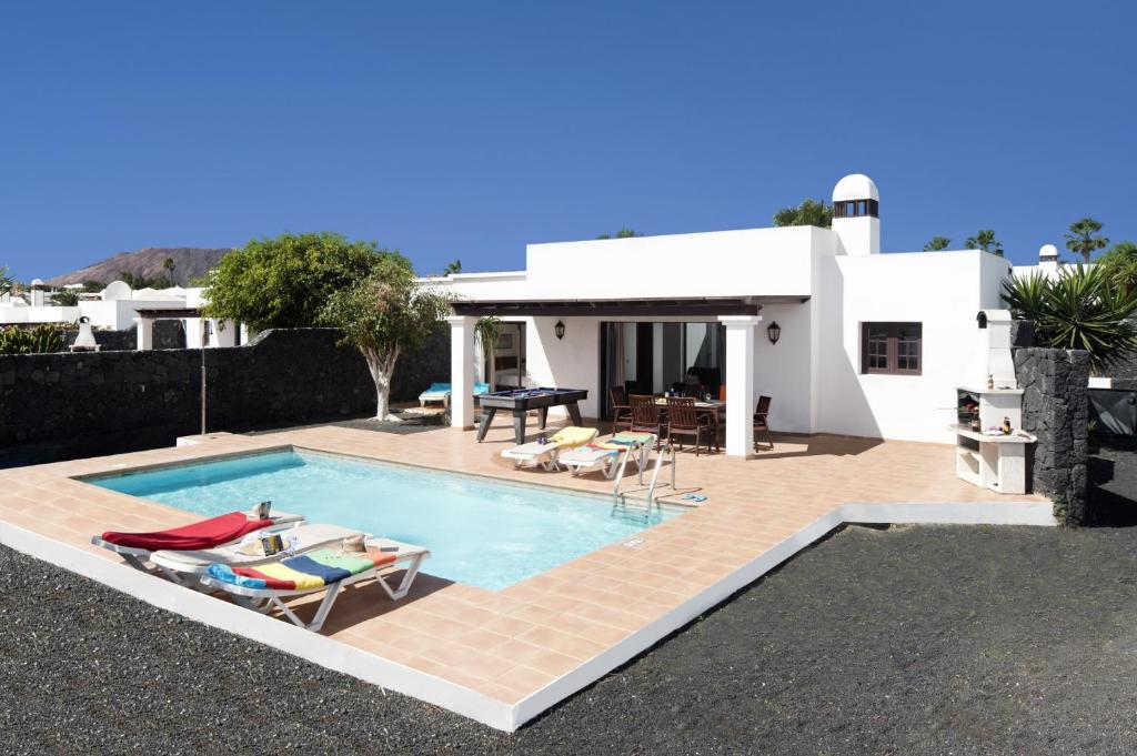 Villa Papagayo by Villa Plus - 2
