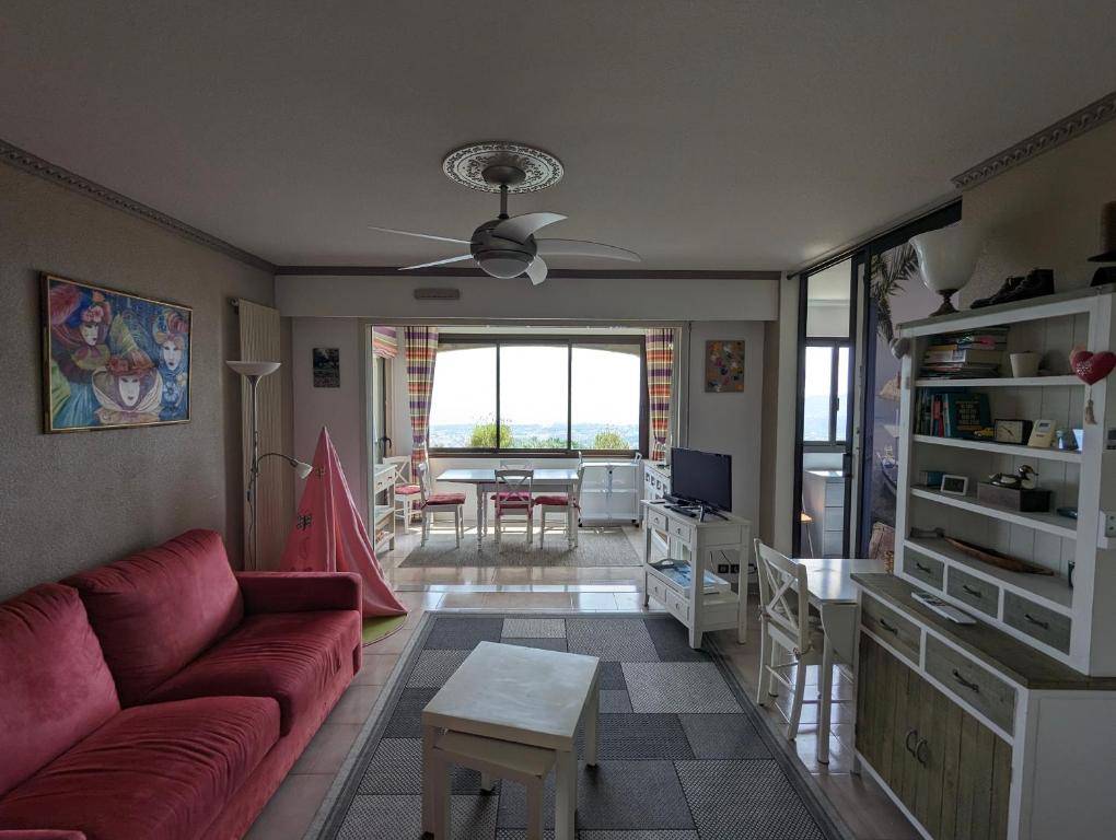 Appartement avec vue mer exceptionnelle dans résidence de standing, au calme, avec piscine - 3