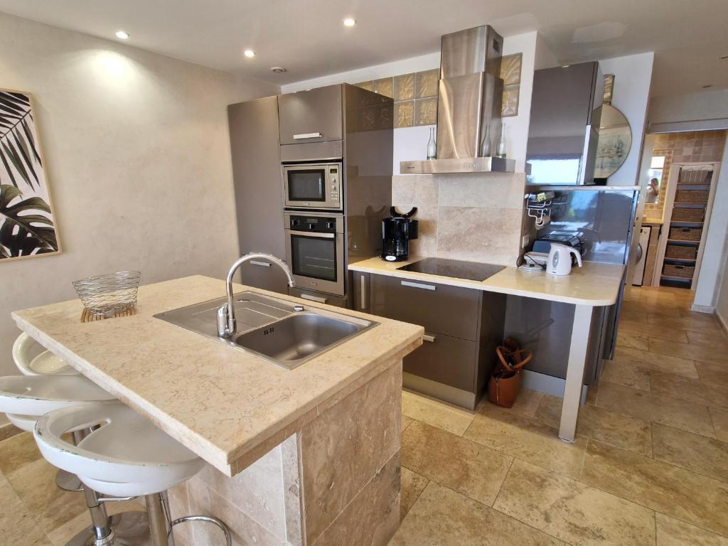 Appartement climatisé 2 pièces avec vue mer : 4 pers, piscine, parking - FR-1-780-38 - 4