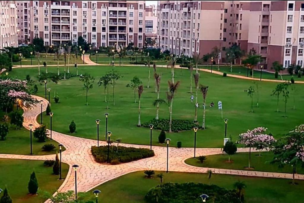 Madinaty b7 in the biggest wide garden on compound, Madinaty