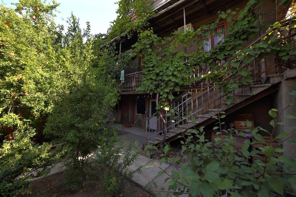Guest House Beautiful Tbilisi - Cool & Cozy Apartments photo