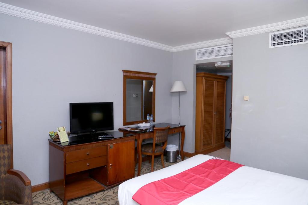 Shared lounge/TV area
