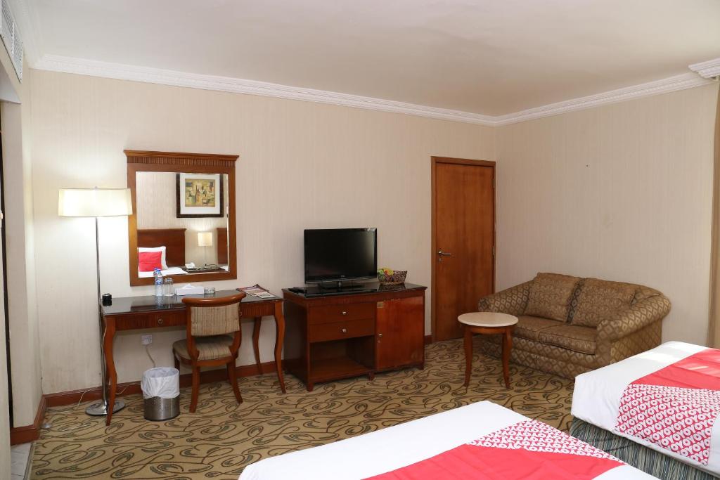 Shared lounge/TV area