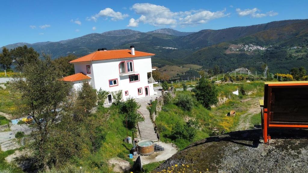 Zevari studio with amazing views!, Folhadosa