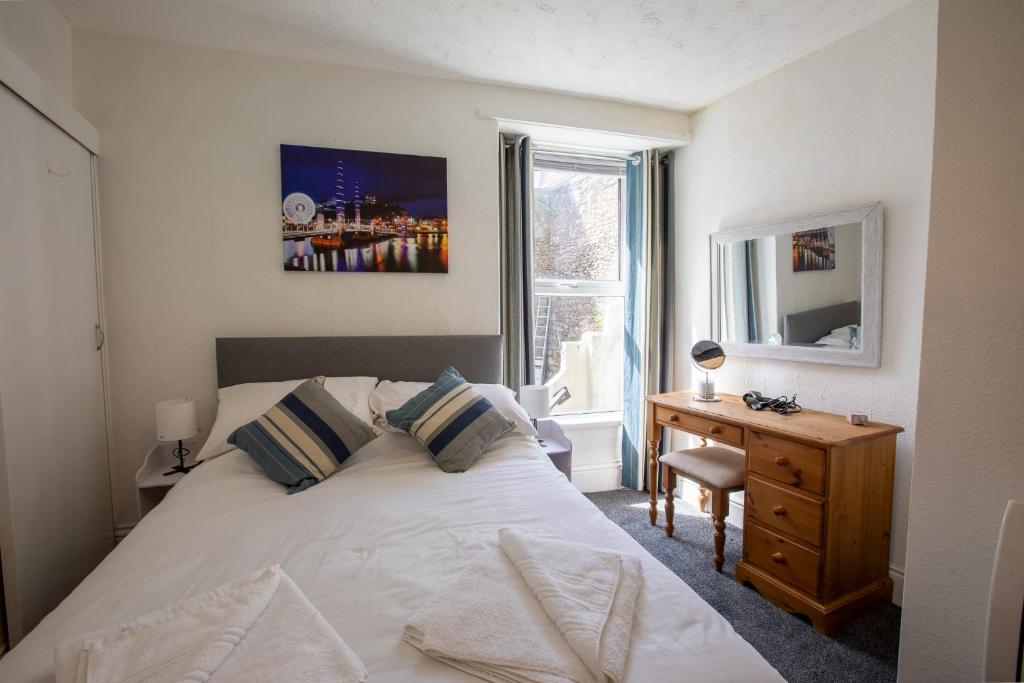 Harbour Hideaway, Brixham photo 2
