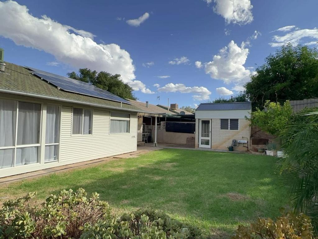 The Hidden Gem Exquisite 3BR Retreat in Berri, Berri