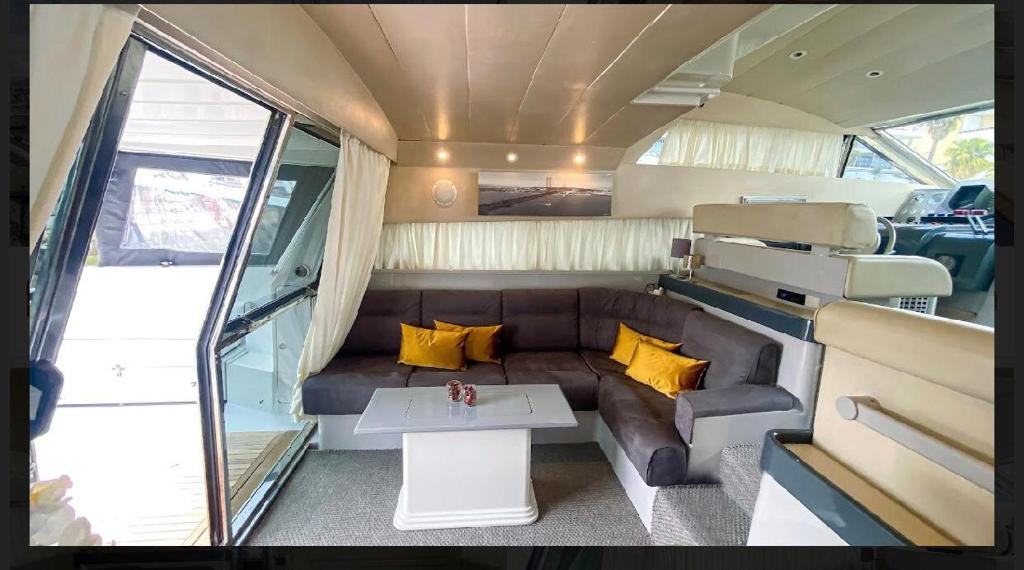 Beautiful and magnific yacht 전경