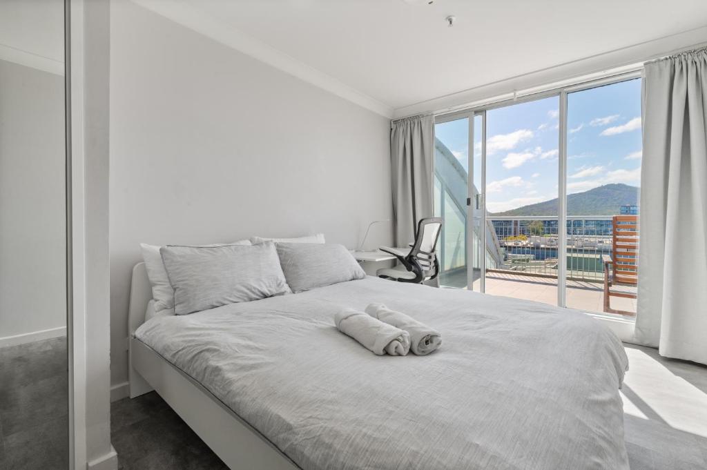 Dana-Ensuite in Central Shared Duplex Apartment, Canberra