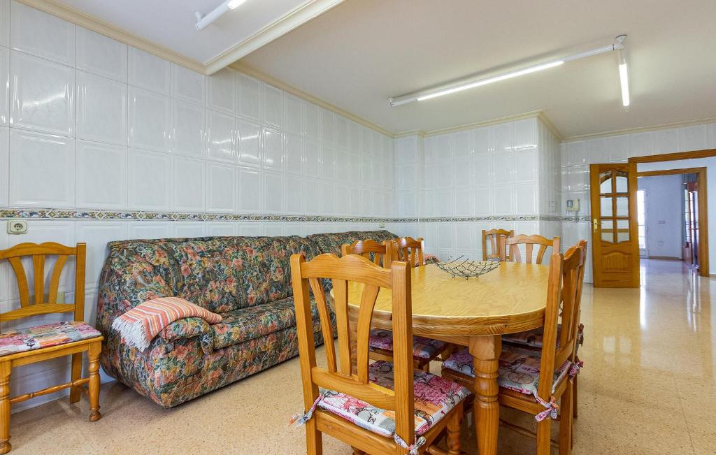 Amazing Apartment In Orihuela - 4