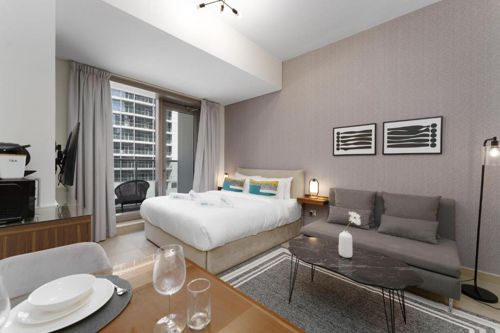 Studio in Sparkle Tower few mins from the beach, Dubaj