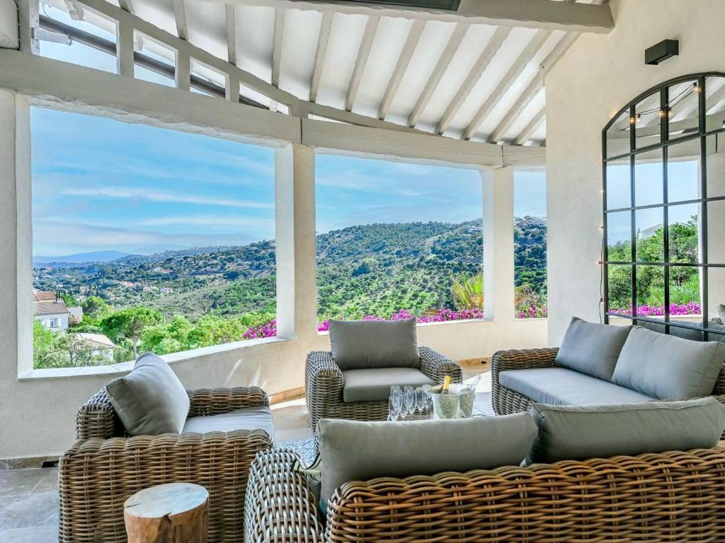 Villa moderne 6 CH pour 12 avec piscine privée, clim et parking aux Issambres - FR-1-768-24 - 2
