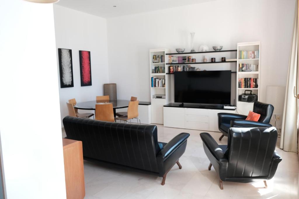 Exclusive Beachfront Haven in Costa Brava - 5