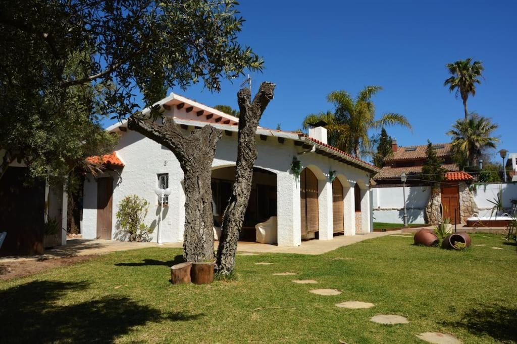 Loft El Ranch Playa a 10 minutos andando con Jacuzzi XXL y Jardin Privado, Calafell