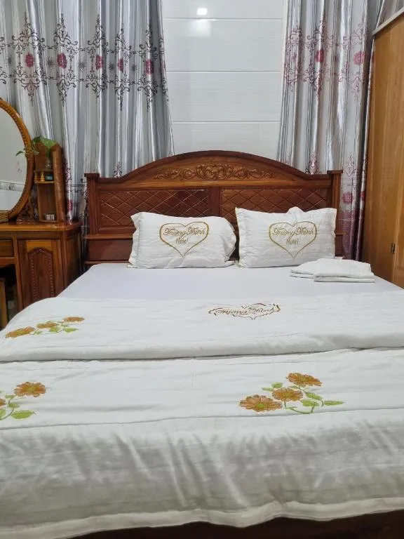 Khách Sạn Trường Thịnh, hotel in Ben Tre