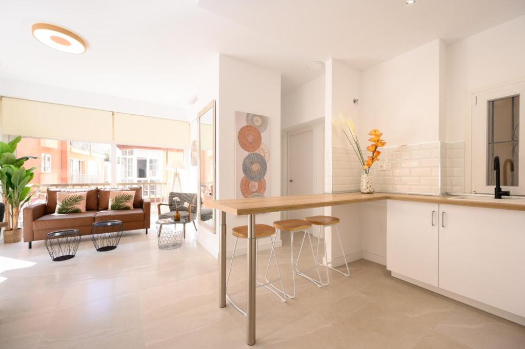 First line, 1min to sea, city center by 10ToSea - 3