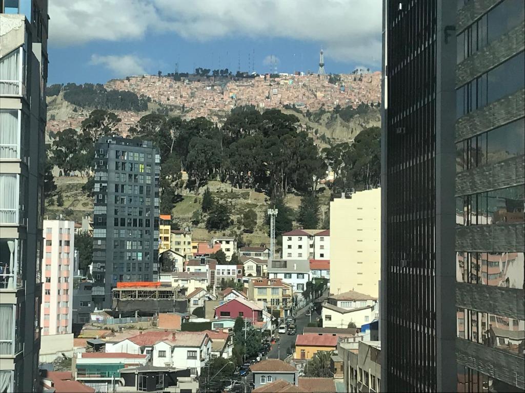 Departamento Privado en la Av Arce - 2