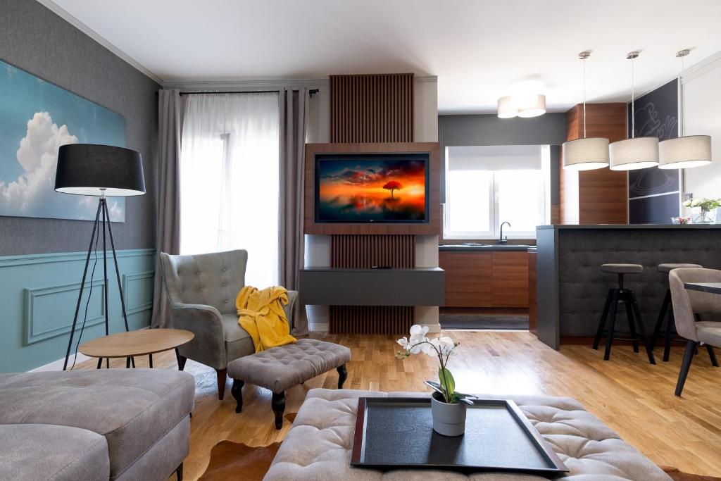Royal Comfort - 1