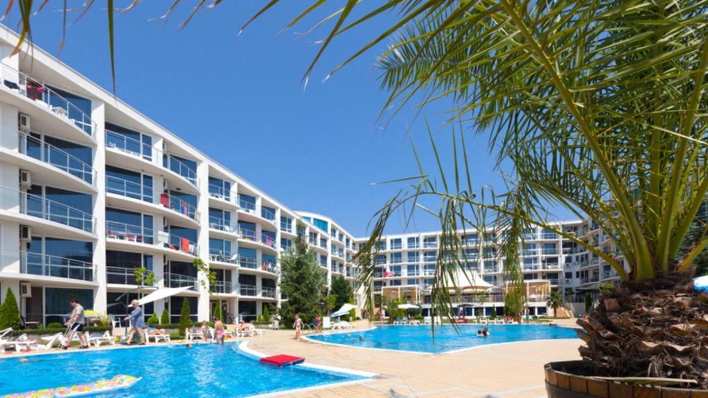 Apartment with Pool in Atlantis Resort, Burgas