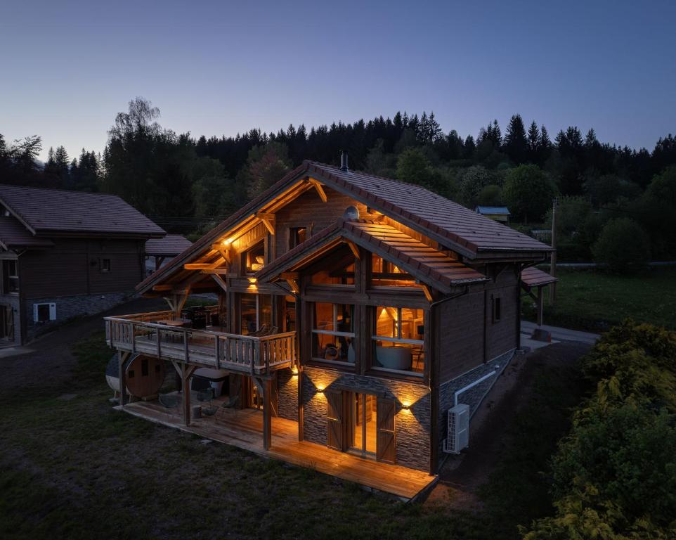 Chalet Tharkey, luxueux au coeur des sapins, Gérardmer