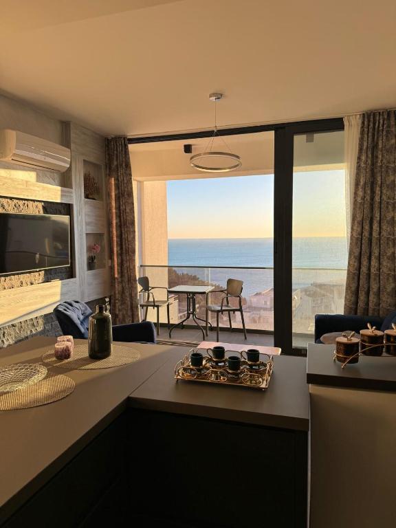 Luxury Ocean View - 1