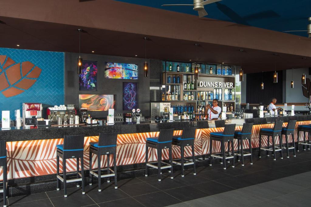Bar/ Salón