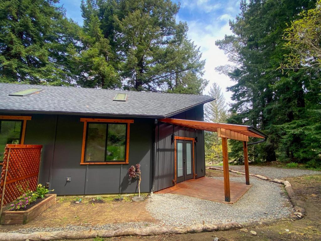 Modern home in country setting, close to town, Arcata
