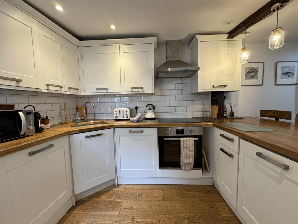 Rose Cottage - Central Dartmouth - photo 4