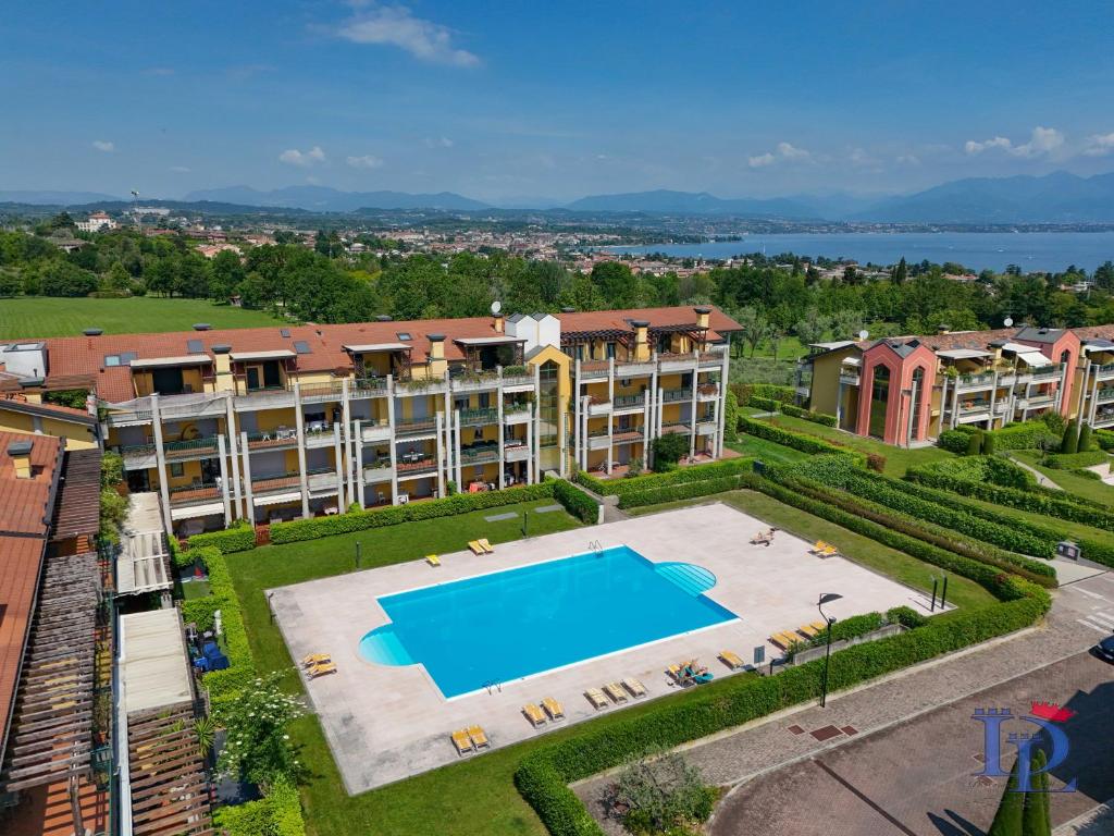 DesenzanoLoft Official Partner Homes & Villas by Marriott Bonvoy - Paradise Lake View in a 5 pools e 전경
