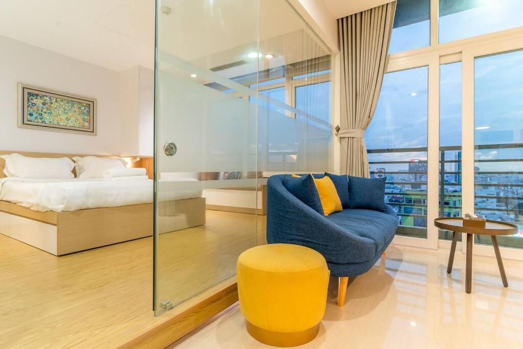 The Rixx Stylish in D1 at Ben Thanh with Netflix pool bathtub, Ho Či Minovo Město