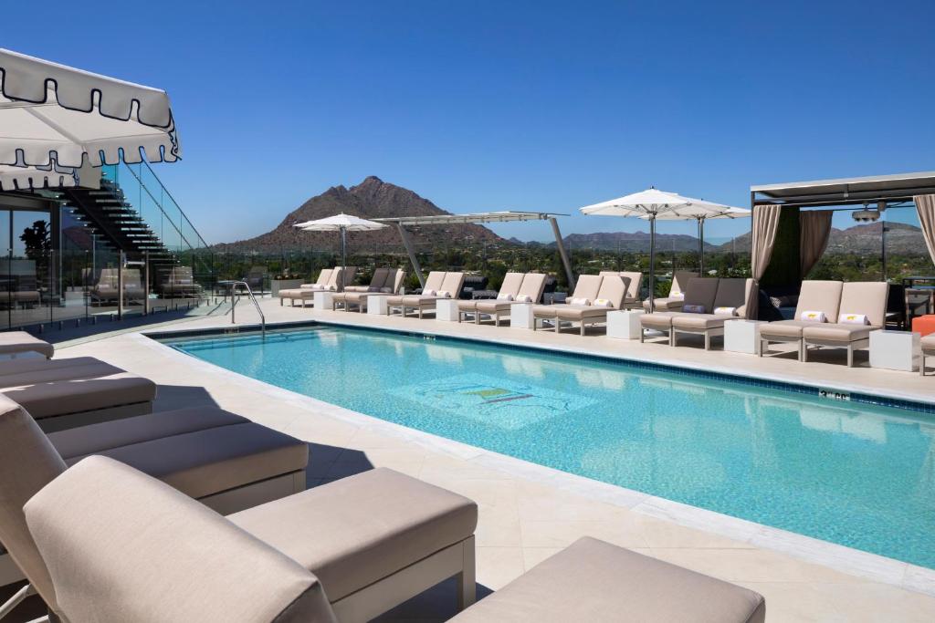 シーザーズ リパブリック スコッツデール、ア ヒルトン ホテル (Caesars Republic Scottsdale, a Hilton Hotel) スイミングプール