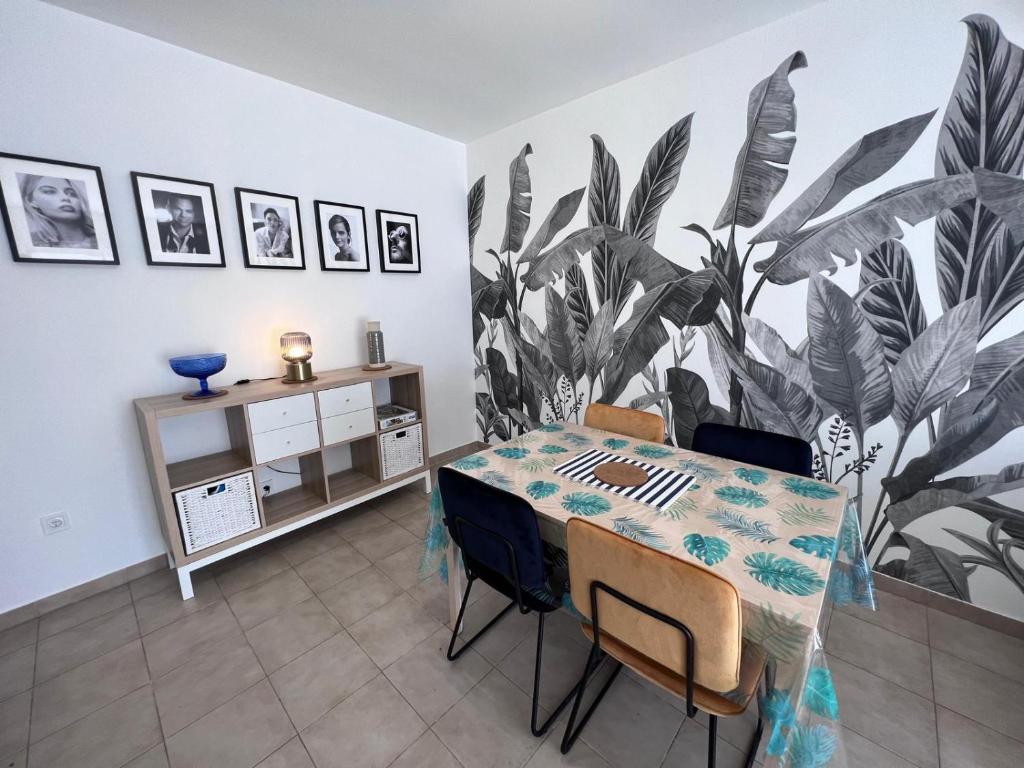 Le Cosy Rionde : Apt 6 Prs, 2 ch, parking, clim - 1