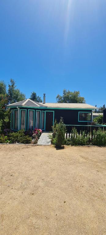 Cabañas Jardines de Quivolgo, Constitución