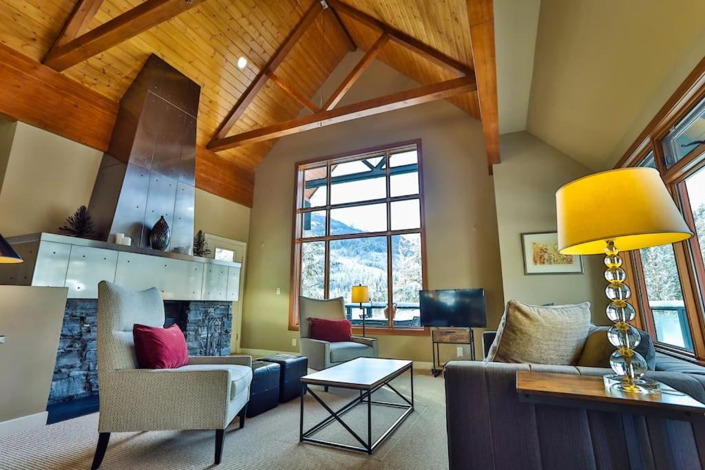 4 Mt Brewer by StayIn, Panorama