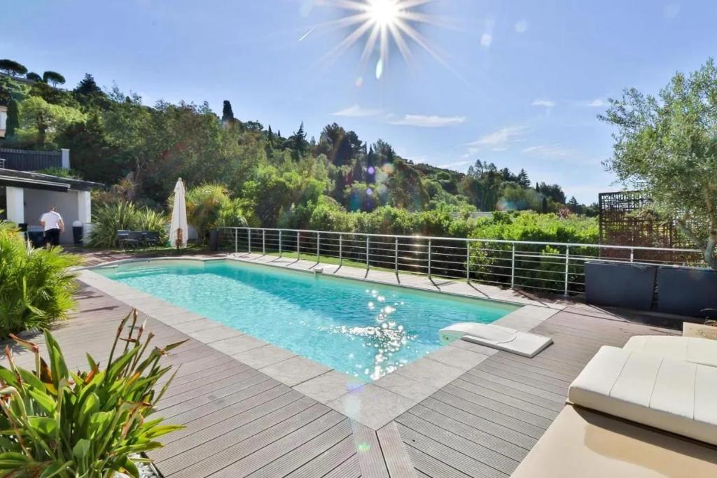Villa Luxueuse à Cavalaire-sur-Mer - 2