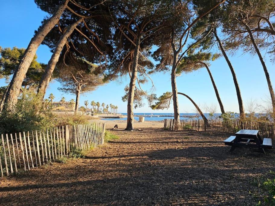 T2 paisible, wifi, proche plage et pinède, Saint-Mandrier-sur-Mer