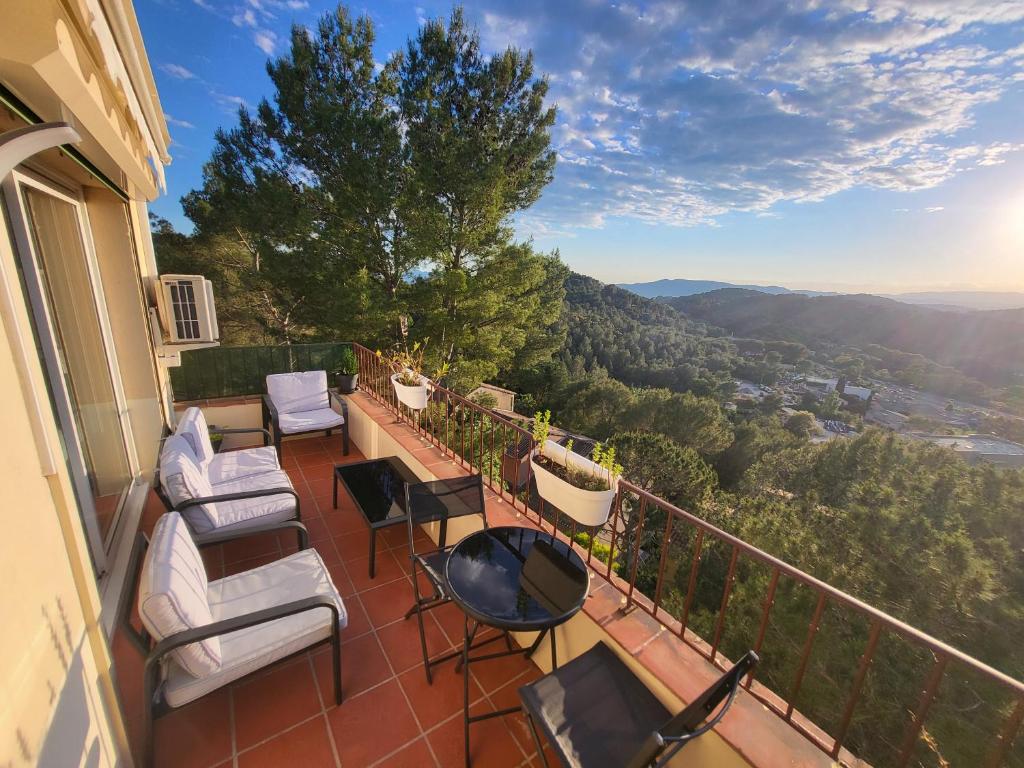 T3 avec magnifique vue montagne, 3 étoiles, piscine et parking, clim - 1