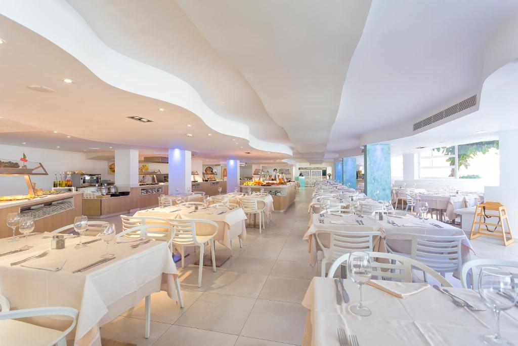 FERGUS Style Cala Blanca Suites - zdjęcie 5