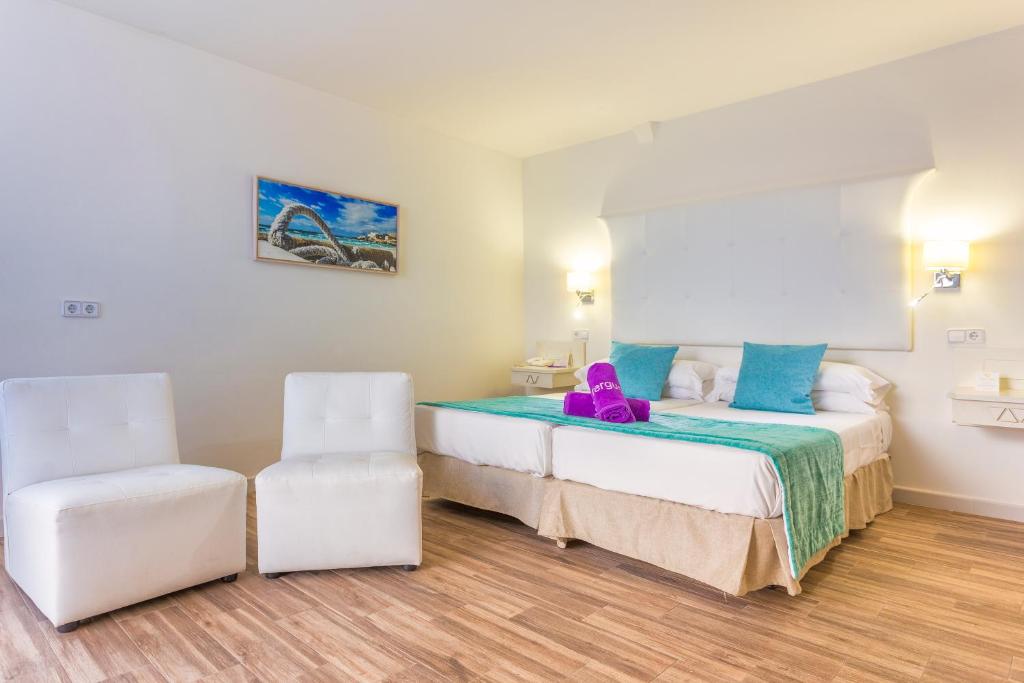 FERGUS Style Cala Blanca Suites — Hotel rooms in Santa Ponca, Balearic Islands