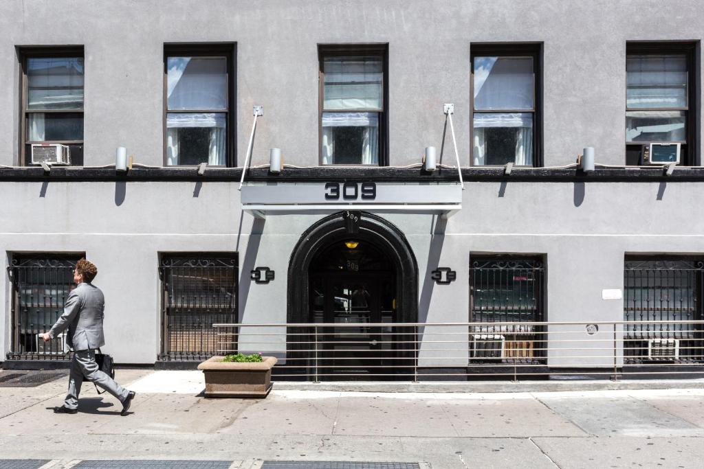 New York Hotel 309 Additional
