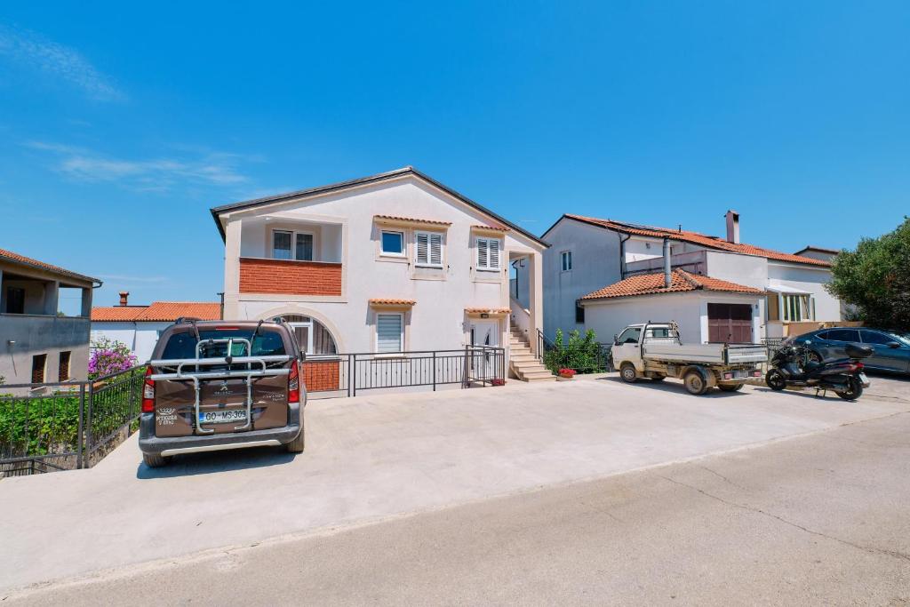 Apartments with a parking space Losinj, Losinj - 21417, Mali Lošinj