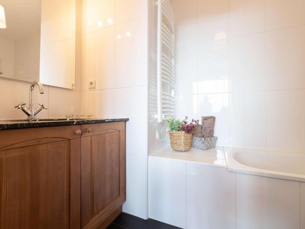 Appartement skis aux pieds avec piscine chauffée et parking - FR-1-296-345 - 5