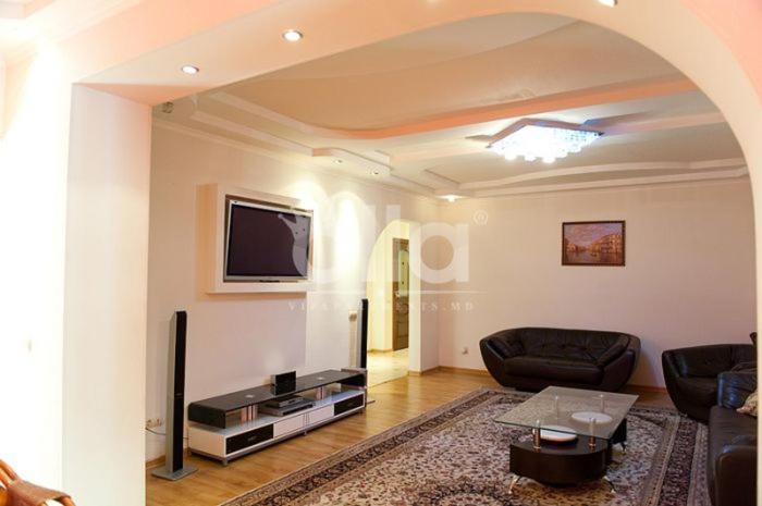 3 rooms apartment in the center city, Kišiněv