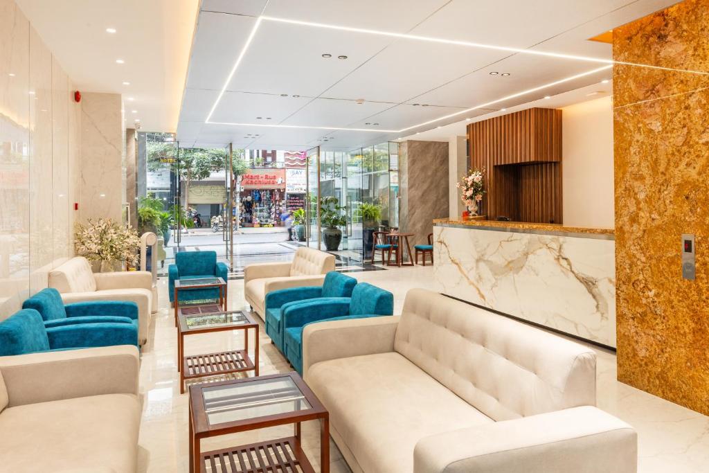 Shared lounge/TV area