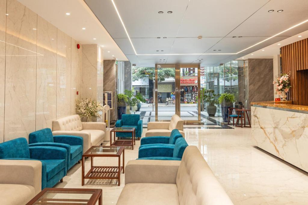 Shared lounge/TV area