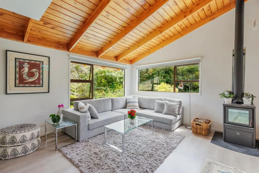 Palm Beach Waiheke Tranquil B&B, hotel in Ostend