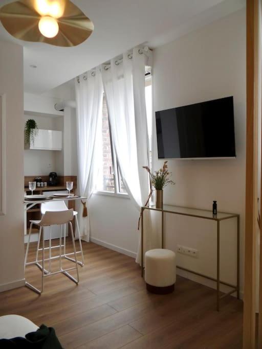 Le Blum Studio *Hyper-Centre* avec *CANAL PLUS* - 3