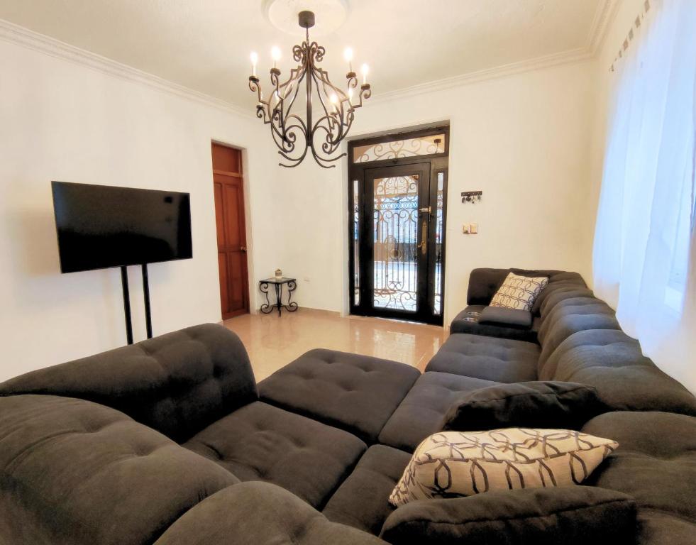 Colonial Villa in Merida Centro 4BR 3BA Private Pool Near Paseo de Montejo - 3