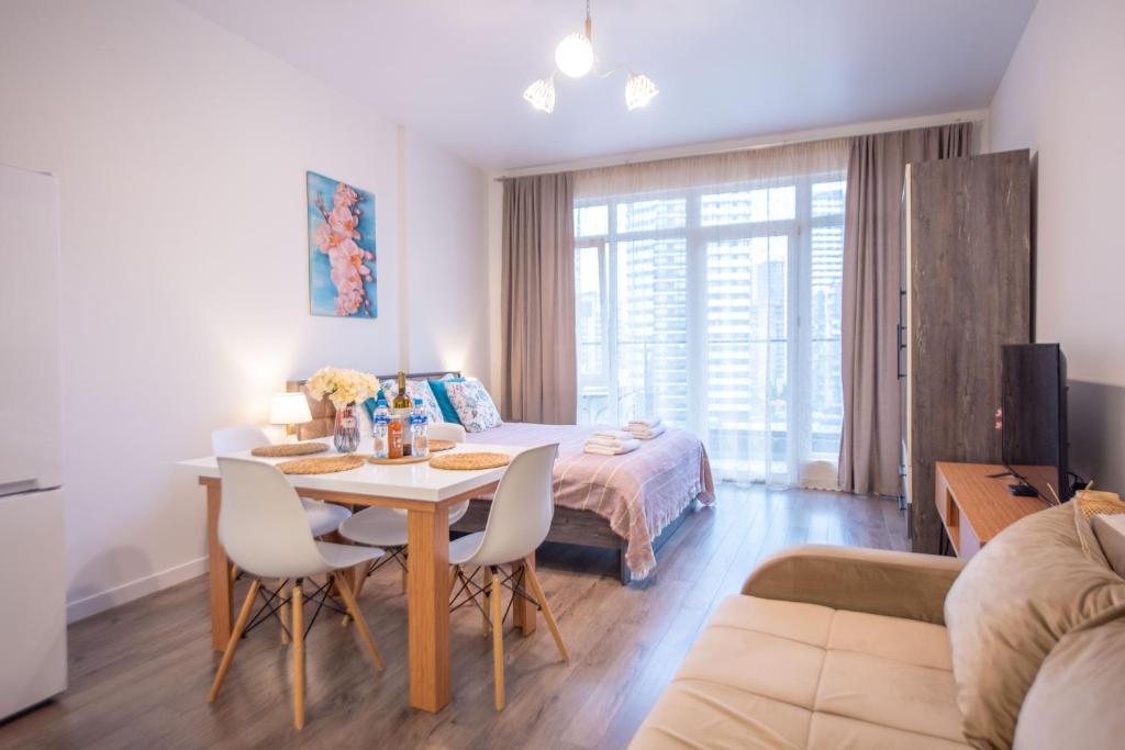 GG Home - new, cozy studio in White Sails with sea view on 9th floor, Batumi