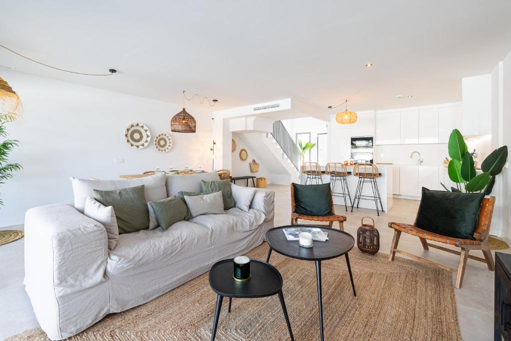 Luxury House Chaparral Golf E48 by AORA STAY - 3